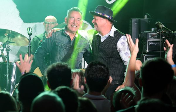 Bruce Springsteen, Noah Kahan Jam At Asbury Park Club