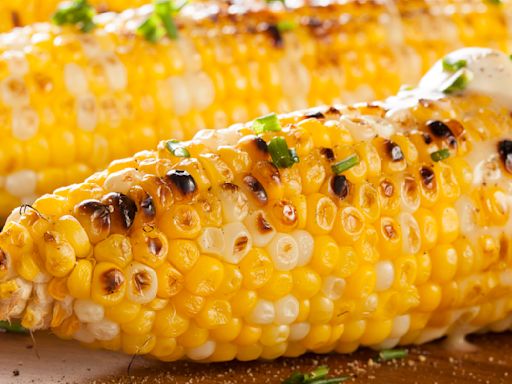 The Tip You Need To Remember When 'Grilling' Corn On A Gas Stove