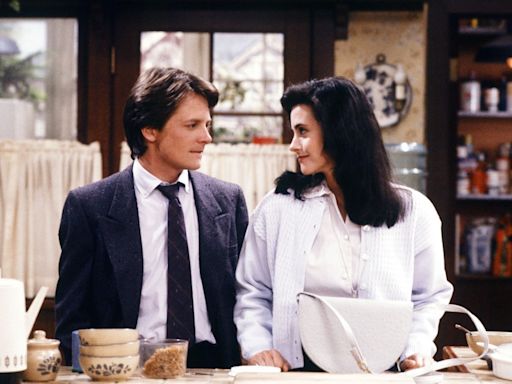 Courteney Cox além de 'Friends': completando 60 anos, atriz também fez sucesso em clipe e nos cinemas