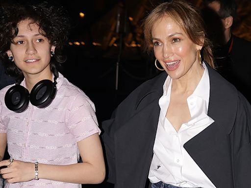 Jennifer Lopez se escapa con Emme, uno de sus mellizos, a París mientras Ben Affleck rueda en Los Ángeles