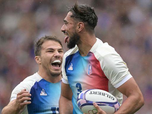 Rugby à 7 aux JO de Paris : les Bleus et Antoine Dupont décrochent la médaille d’or face aux Fidji en finale