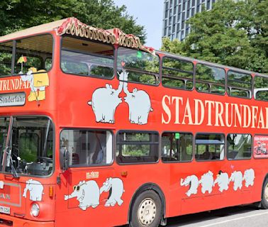 Otto Waalkes' Ottifanten nun auf Doppeldeckerbus in Hamburg