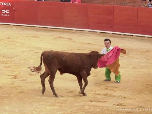 El espectáculo 'Popeye torero y sus enanitos marineros' trae la polémica a Teruel: "Es una bufonada"