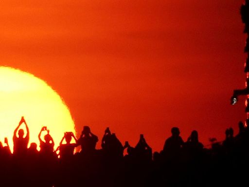 See A Total Eclipse Of A Star As ‘Manhattanhenge’ Returns: The Night Sky This Week