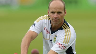Gary Kirsten to join Pakistan team before England T20I series