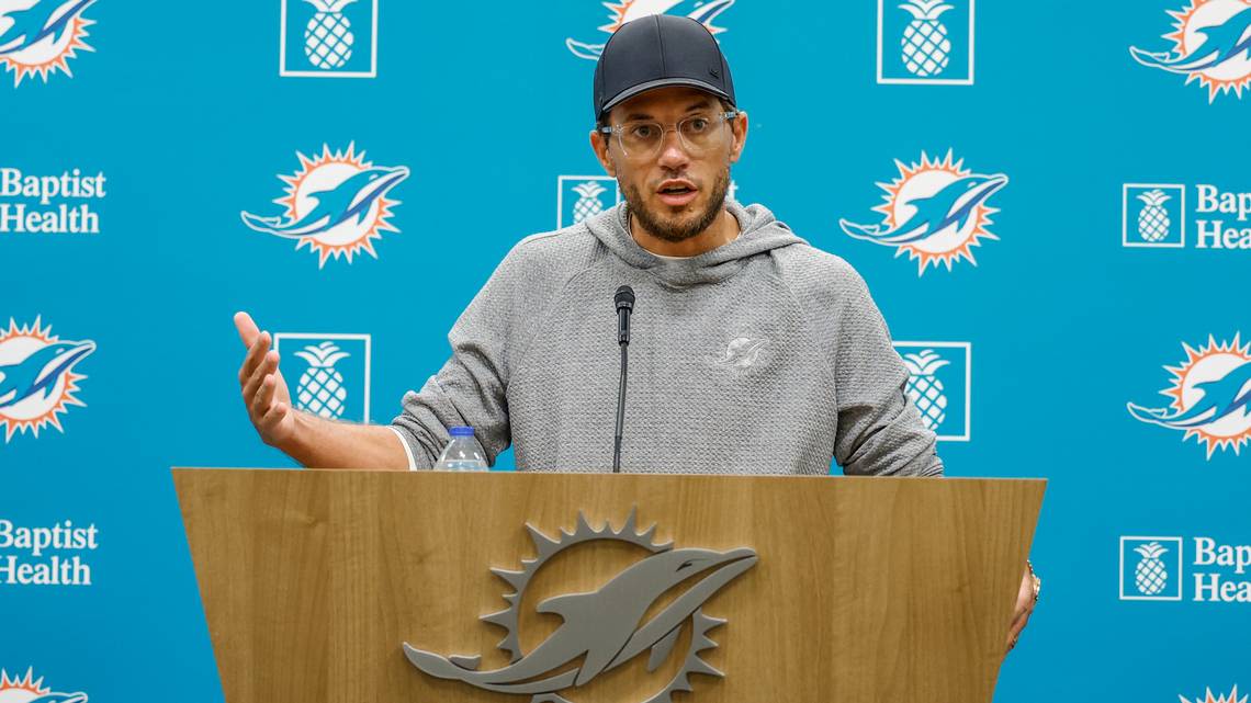 Dolphins’ McDaniel addresses Cam Smith injury, Tagovailoa, Armstead’s status, Wynn, more