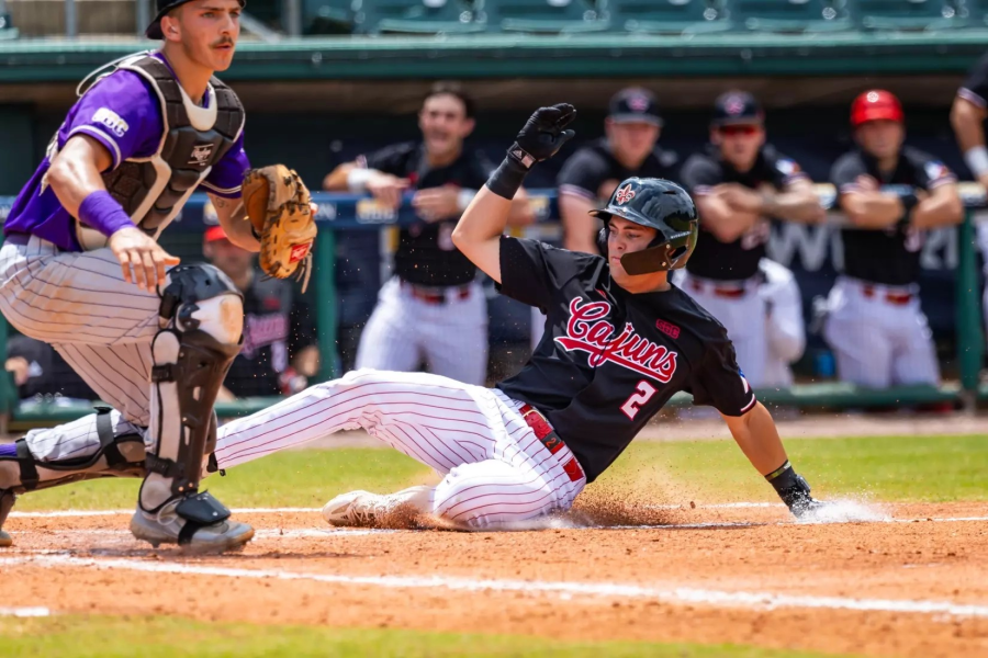 Dukes Chip Away Before Stunning Cajuns In SBC Tourney, 10-9