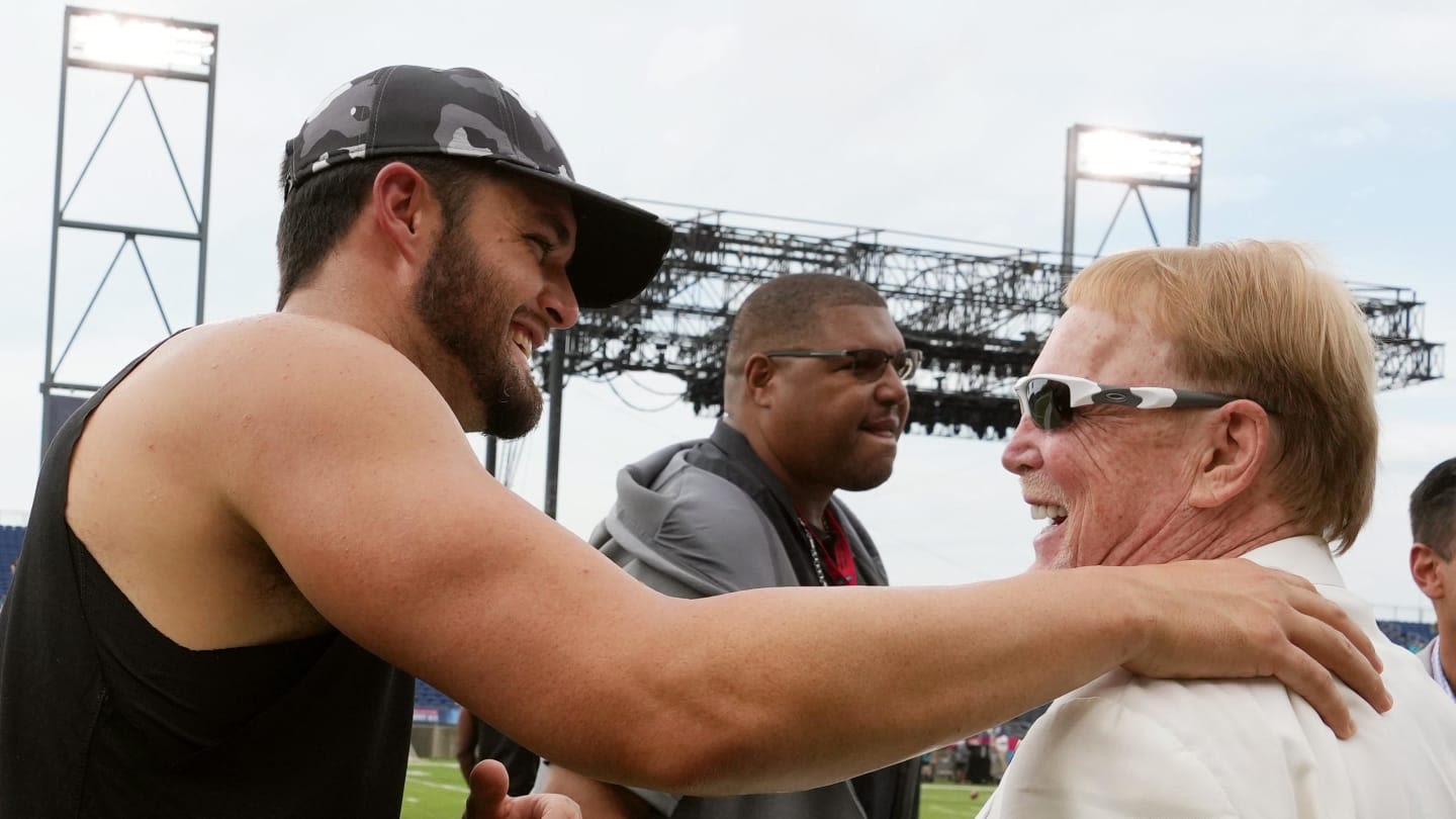 Former Raiders QB Praises Mark Davis: 'He's Always Been Good to Me'