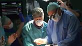 La historia detrás del médico argentino distinguido como uno de los 7 sabios en cirugía cardiovascular