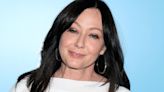 El reparto de 'Sensación de vivir' rinde homenaje a Shannen Doherty: "Luke te espera con los brazos abiertos"