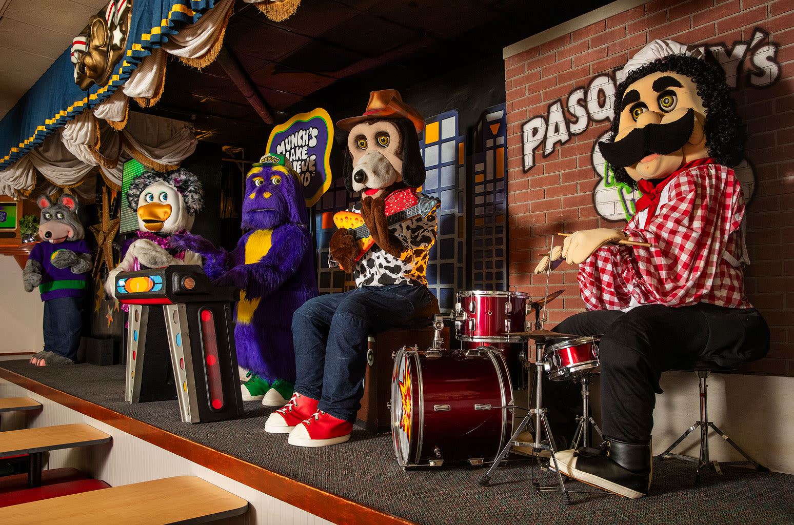 Chuck E. Cheese Pulling Plug on Animatronic Robot Band For Good