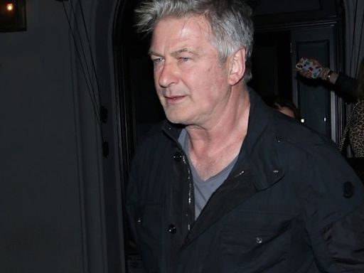 Alec Baldwin enfrentará a la justicia a tres años del tiroteo en el set de "Rust"