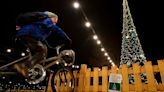 Hungarians pedal hard to power up lights on Budapest Christmas tree