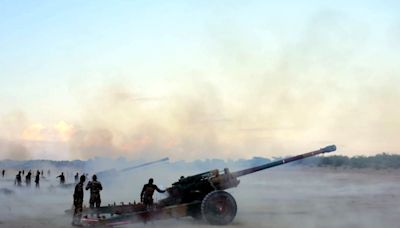 Army beefs up artillery power along China border