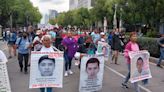 Caso Ayotzinapa: Familiares de normalistas marchan en la CDMX; exigen esclarecer el hecho