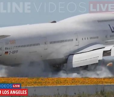 Live streamer captures the moments a jumbo jet aborts landing at LAX Airport