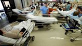 El plan de DeSantis para que los hospitales pregunten a los pacientes su situación migratoria es peligroso | Opinion