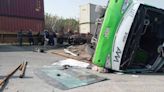 Arrolla tren a camión de pasajeros que intentó ganarle el paso en Hidalgo; 1 muerto y 5 heridos