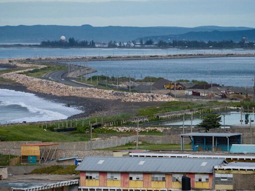 Jamaican Airports Shut Down, Stranding Travelers and Snarling Plans