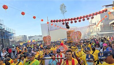 梧棲區浩天宮「大庄媽」起駕 7天6夜徒步進香南下朝天宮 - 寶島