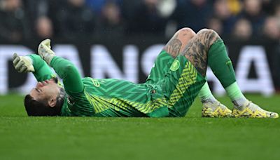 'He can't see properly' - Pep Guardiola gives injury update on Ederson after Man City goalkeeper rages after being taken off | Goal.com English Saudi Arabia