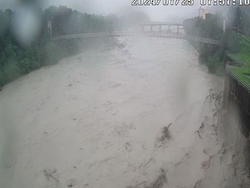 快訊／國家警報響！17水庫洩洪中、6縣市一級淹水警戒 大雷雨示警區曝