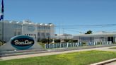 El gremio lechero presiona con un paro en toda la industria para que se concrete un rescate a SanCor