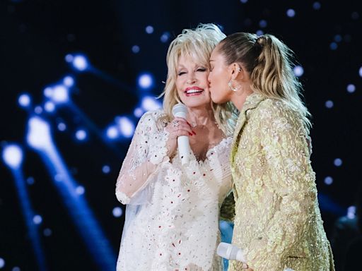 Miley Cyrus shares a fax message she got from godmother Dolly Parton that left her ‘choked up’