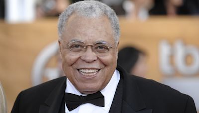 Falleció James Earl Jones, conocido por dar voz a Darth Vader y a Mufasa - El Diario NY