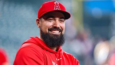 Rendon back for Angels; Trout does pregame work