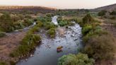 El río Jordán, rico en santidad, pobre en agua