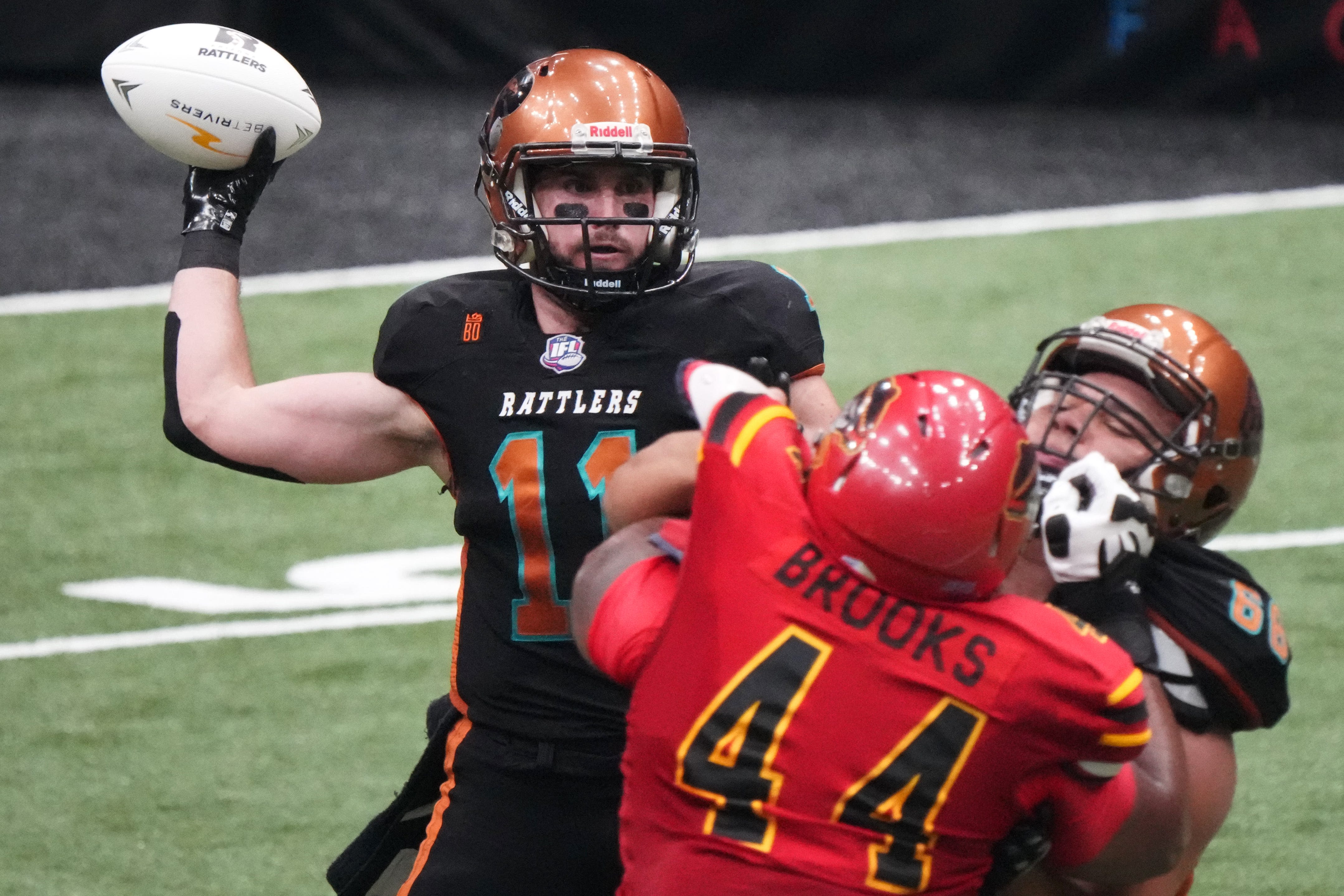 Arizona Rattlers clinch IFL playoff spot with win at San Antonio, will play at Vegas in 1st round