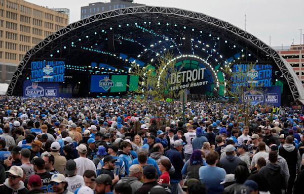 NFL draft attendance record within reach in Detroit, Commissioner Roger Goodell tells fans on Day 2