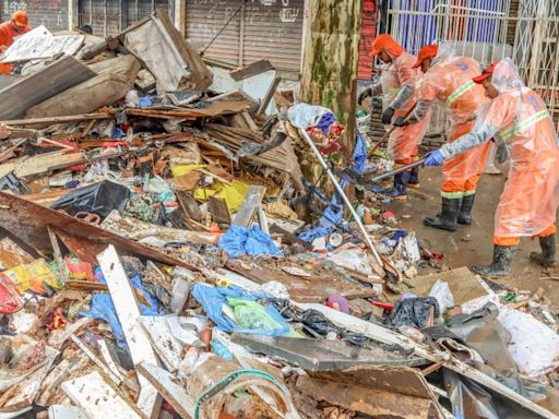 Toneladas de sujeira: Porto Alegre vira lixão a céu aberto e especialistas alertam para risco de contaminação