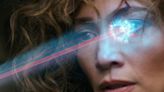 En Atlas, por Netflix, Jennifer Lopez combate la Inteligencia artificial y salva a la Humanidad sin despeinarse