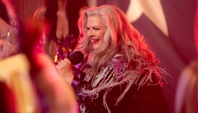 ‘Girls5Eva’ Star Paula Pell Thinks the World ‘Desperately Needs White-Hot Comedy’