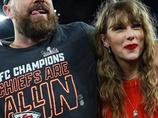 Travis Kelce Has Enchanting Reaction to Taylor Swift Cardboard Cutout at London Bar He Visited - E! Online