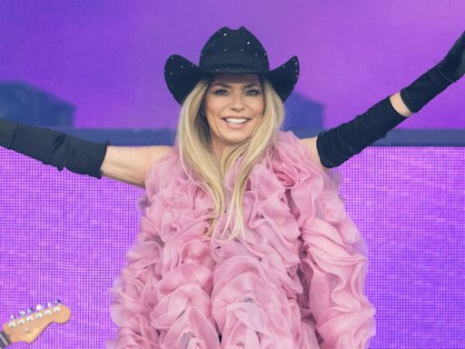 Shania Twain's Glastonbury set was a surprisingly intimate joy