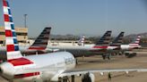 American Air Cuts Outlook, Says Commercial Chief to Depart