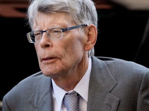 Stephen King pide que Joe Biden se retire de la carrera electoral "en beneficio de EE.UU."