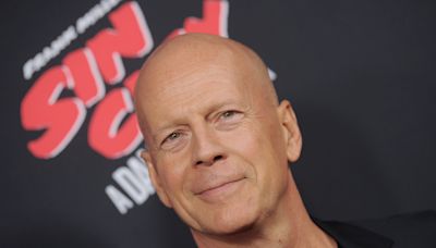 El problema legal que obligó a Bruce Willis a borrar su nombre de una película