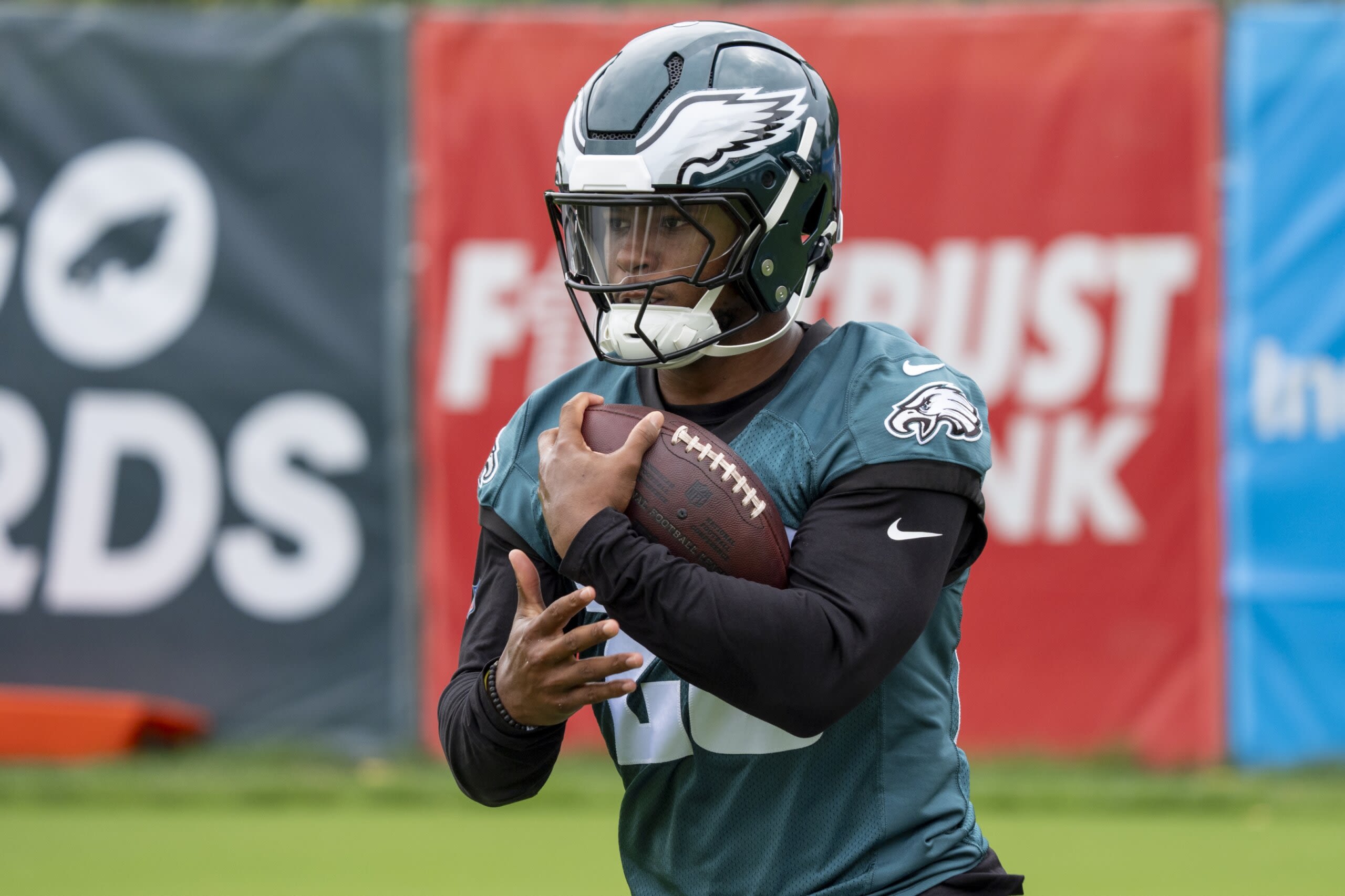 Saquon Barkley wants to move on from ‘Hard Knocks’ Giants life to fresh start with Eagles - WTOP News