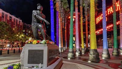 Photos: SF Giants fans honor Willie Mays at his Oracle Park statue