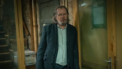 Gary Oldman talks 'Slow Horses' Season 4 and how he chooses roles 'by just saying no'