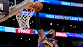 Con Davis lesionado, James lidera a Lakers ante Nuggets