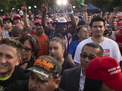 Trump, en busca de un voto latino cada vez más seducido por los republicanos