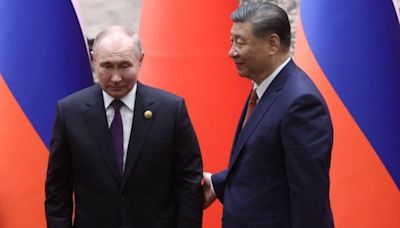 中共總書記與俄總統的擁抱 抱掉了中國什麼(組圖) - 內幕 - 鄭凱義