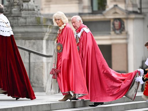 Los reyes Carlos y Camilla, en la majestuosa ceremonia de la Orden del Imperio Británico ante casi 2.000 invitados