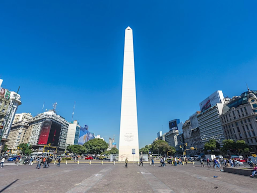 La inauguración del Obelisco, el ícono porteño que nació entre polémicas