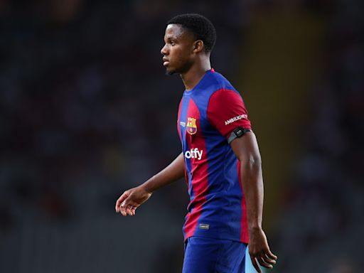 Barcelona forward’s father addresses future amid exit speculations